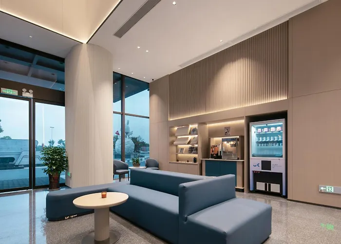 Huanman Hotel