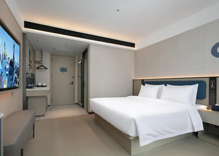 Huanman Hotel